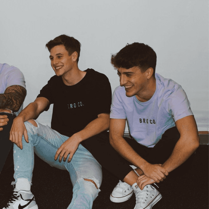 Guillén Bruna Tricas junto al equipo cofundador de Broco, su marca de moda sostenible